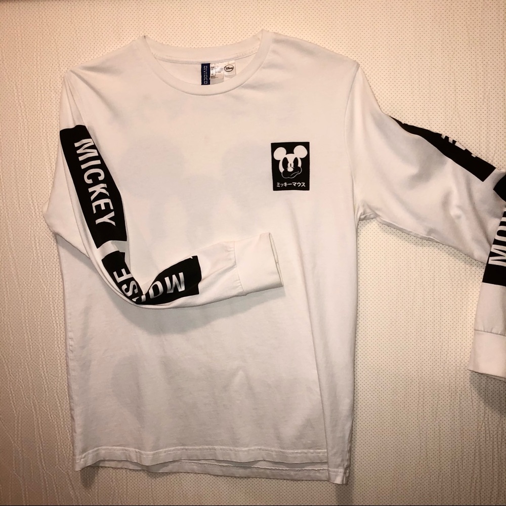 Men’s Licensed Mickey Mouse Long Sleeve Tee